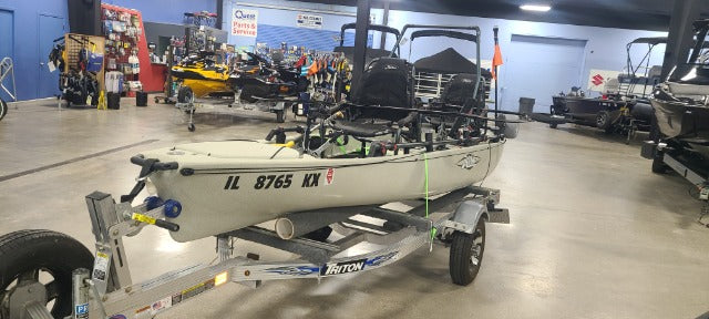 Pre-Owned 2016 Hobie Mirage Pro Angler 17T photo 2
